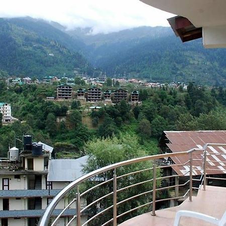 Hotel Uday Himalaya Manāli Exterior foto