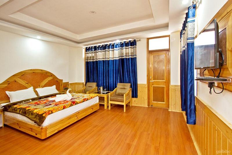Hotel Uday Himalaya Manāli Exterior foto