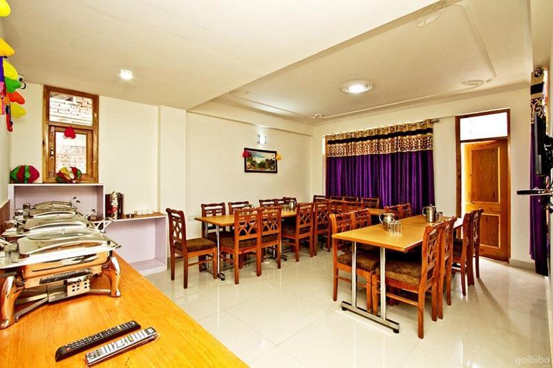 Hotel Uday Himalaya Manāli Exterior foto