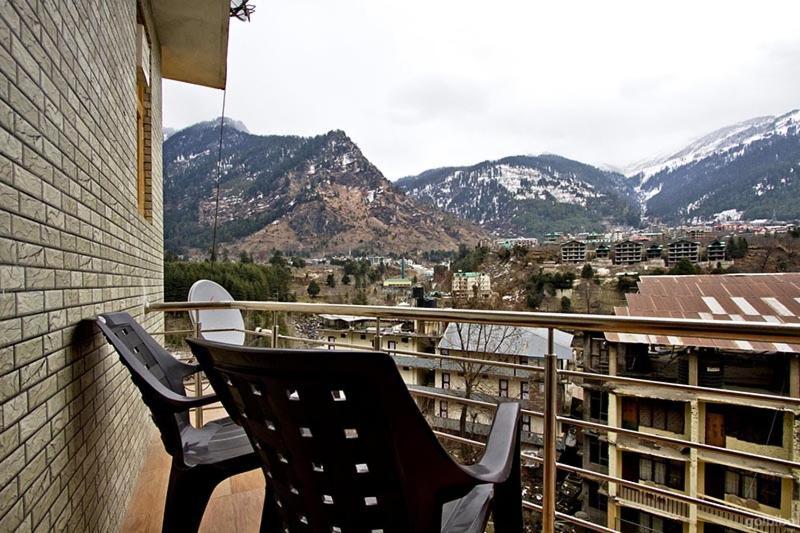Hotel Uday Himalaya Manāli Exterior foto